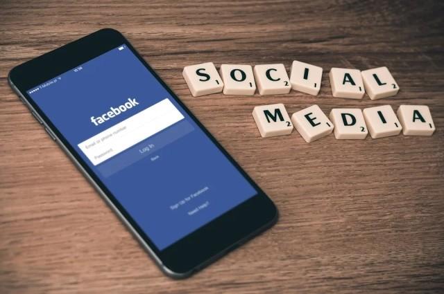 Meta Develops New VR Tour Guide for Facebook 