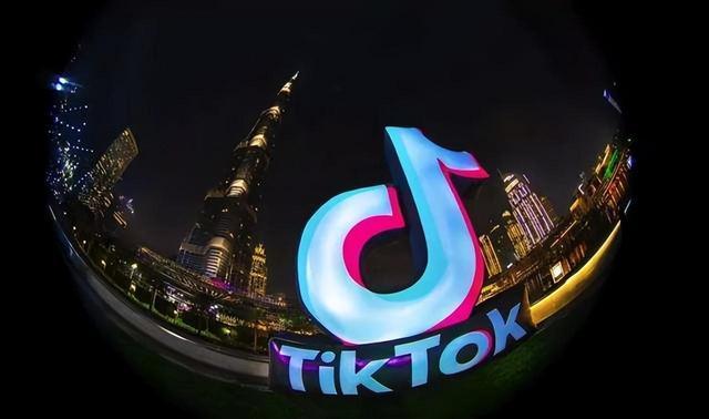 TikTok’s Impact on Summer Fashion 