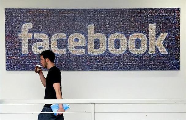 Facebook Adds Option to Control Light Notifications